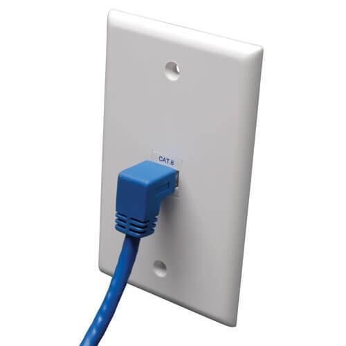 0037332167583 - Tripp Lite Series Down-Angle Cat6 Gigabit Molded UTP Ethernet Kabel (RJ45 Right-Angle Down M zu RJ45 M) Blue 10