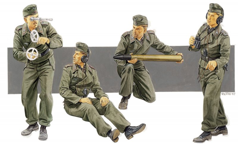 0089195863676 - German Self-Propelled Gun Crew