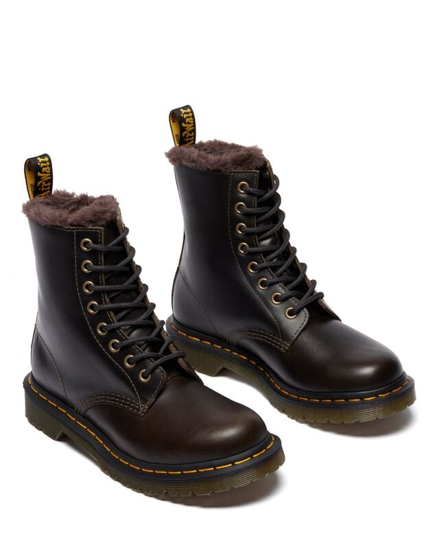 0190665743937 - 1460 Serena - Dark Taupe Orleans Bikerboot braun in EU40 0190665743937 - 1460 Serena - Dark Taupe Orleans Bikerboot braun in EU40
