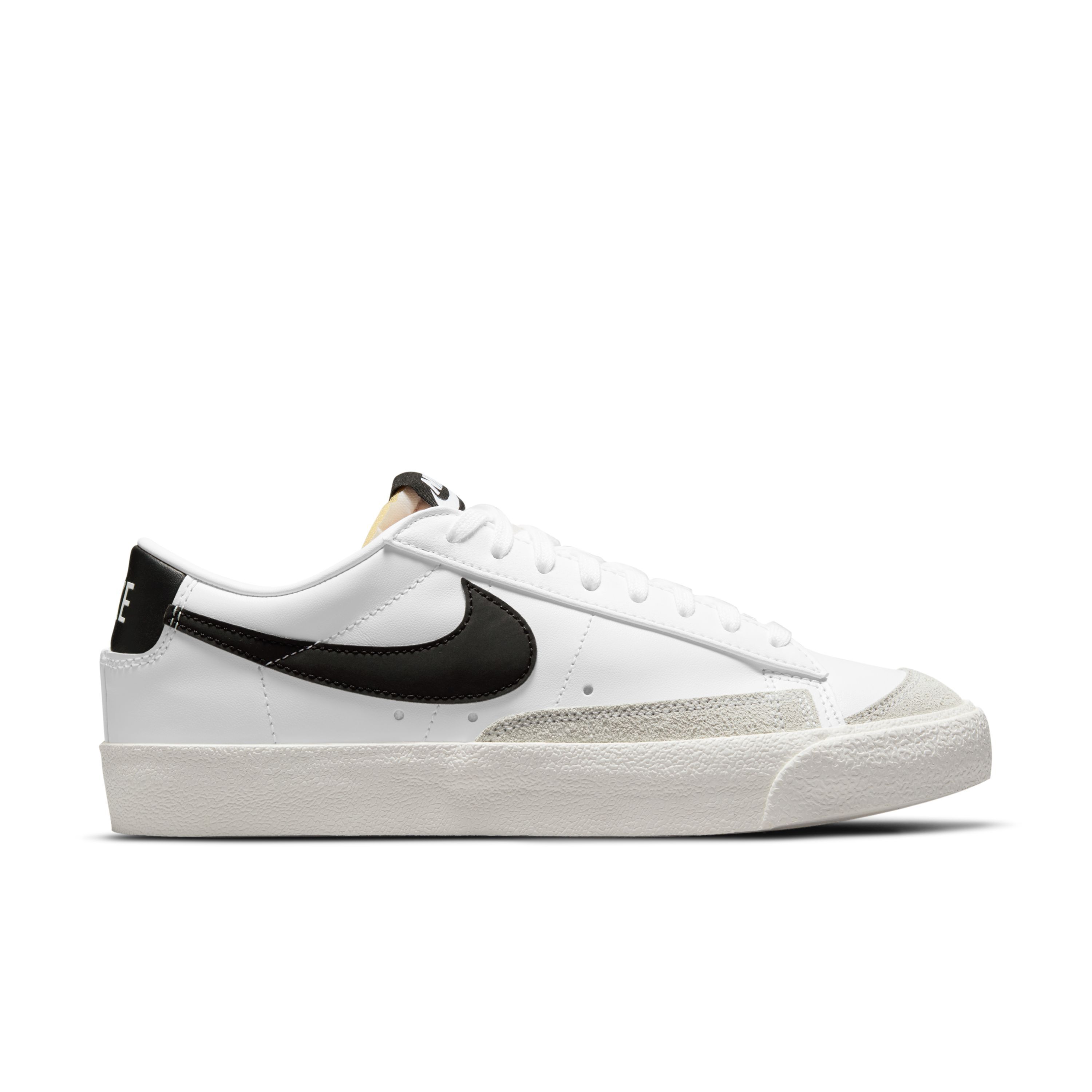 0194956809500 - Nike Sportswear Damen Sneaker blazer Low 77 in cremeweiß Sneaker für Damen 0194956809500 - Nike Sportswear Damen Sneaker blazer Low 77 in cremeweiß Sneaker für Damen