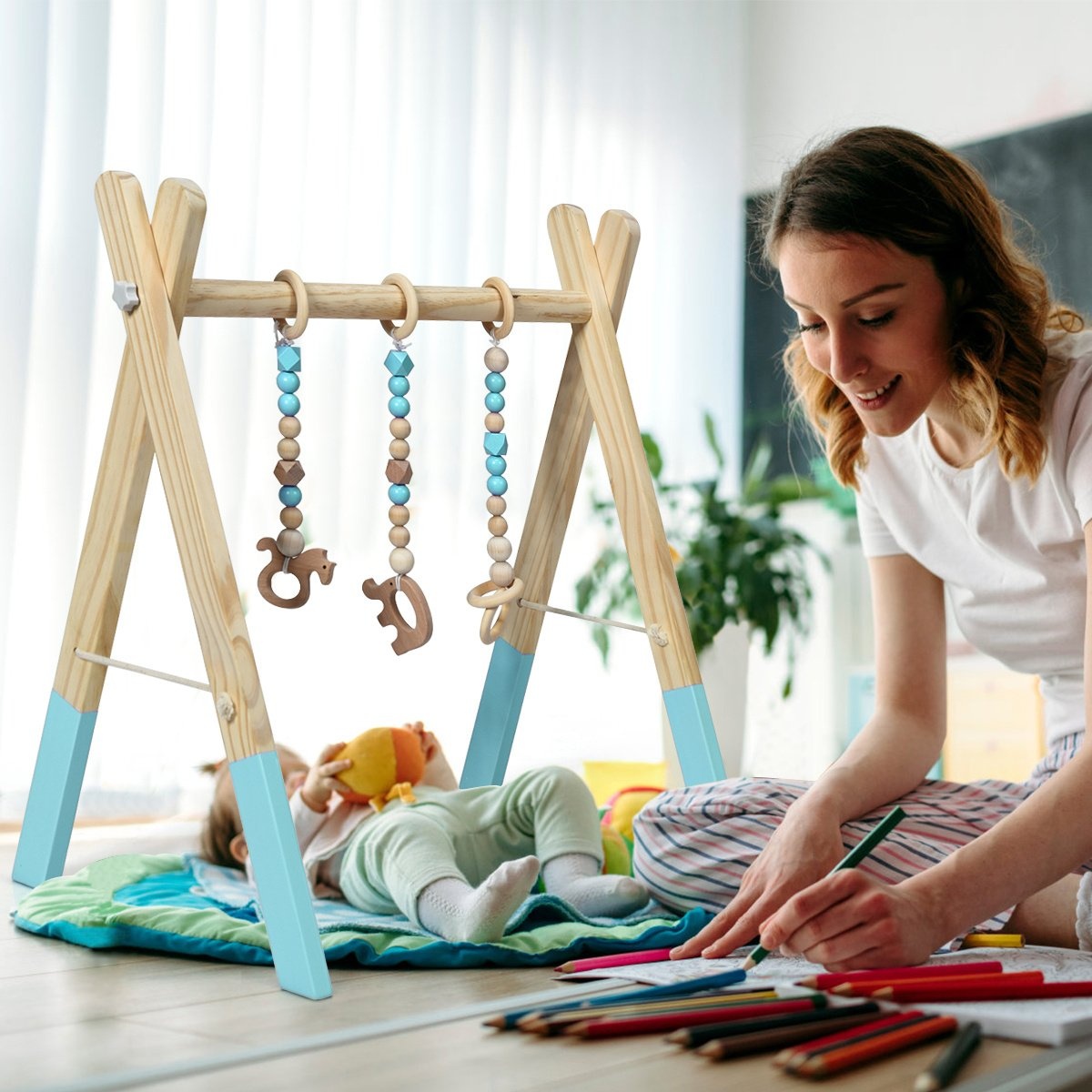 0617748486555 - Costway - Baby Gym Babyspielgeraet Spieltrapez Spielbogen Holzspielzeug Aktivitaetszentrum mit 3 Kinderspielzeugen zur Gehirnentwicklung &