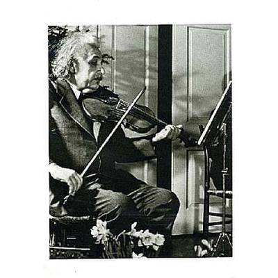 0748053036644 - Albert Einstein playing the violin