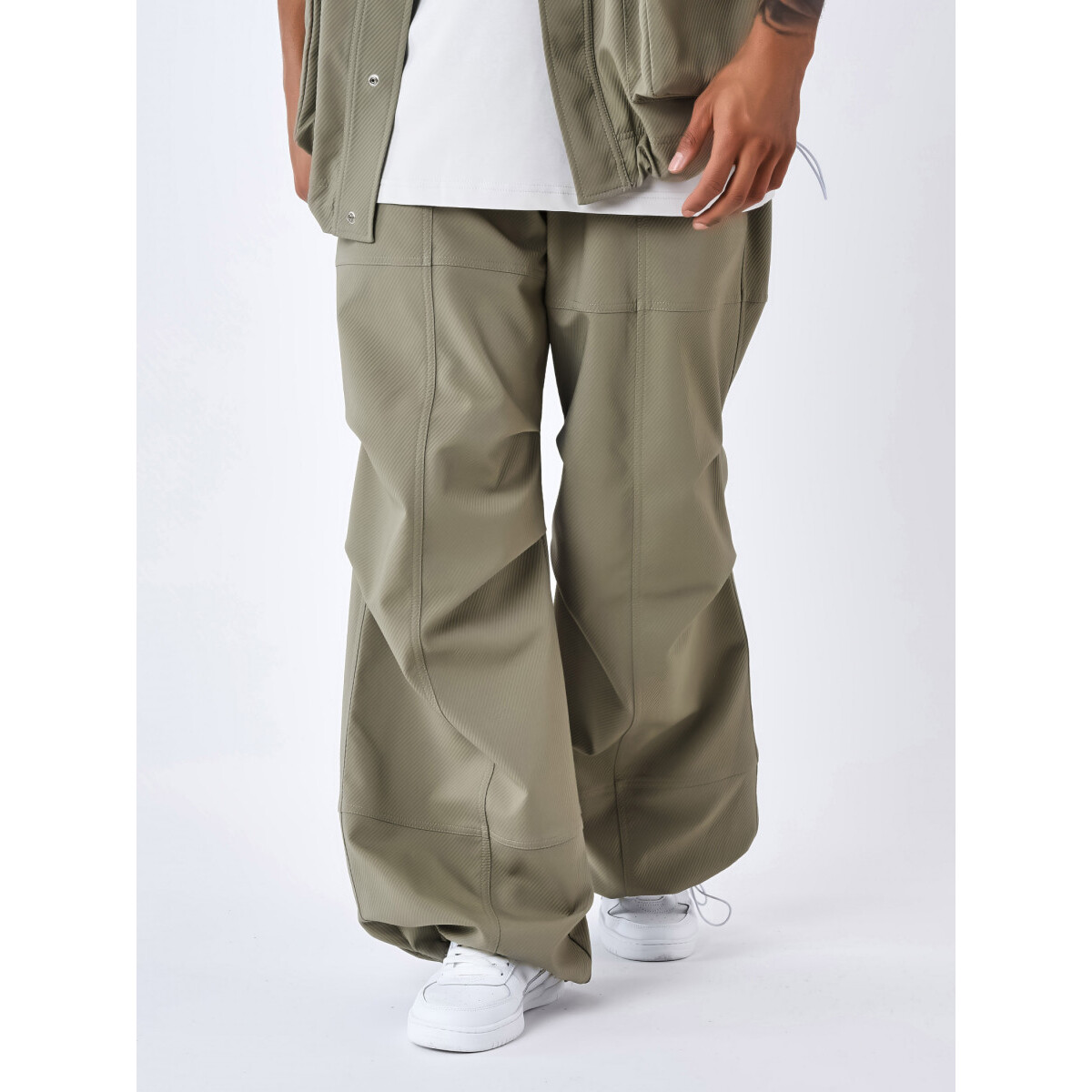 3665957295618 - Oversize-Hose mit Ausschnitten Project X Paris 3665957295618 - Oversize-Hose mit Ausschnitten Project X Paris