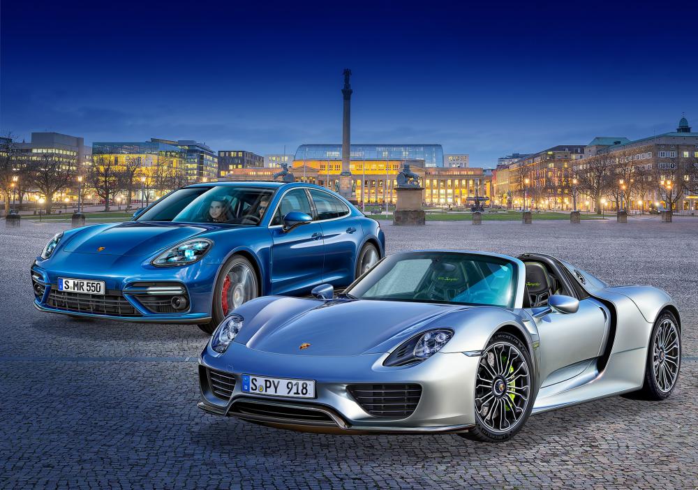 4009803056814 - Geschenkset Porsche Modellbausatz vom Porsche 918 Spyder und Panamera mit Basiszubehör im Maßstab 124 227 Teile 194 + 211 cm 4009803056814 - Geschenkset Porsche Modellbausatz vom Porsche 918 Spyder und Panamera mit Basiszubehör im Maßstab 124 227 Teile 194 + 211 cm