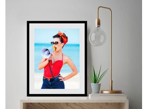 4049009836926 - Bild QUEENCE Lifeguard Bilder Gr B H 50 cm x 70 cm Wandbild Frau Hochformat 1 St rot Bild Kunstdruck Bilder mit Rahmen