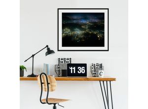 4049009842545 - Bild QUEENCE BLINDING LIGHTS Bilder Gr B H 70 cm x 50 cm Wandbild Städte Querformat 1 St schwarz Bild Kunstdruck Bilder mit Rahmen