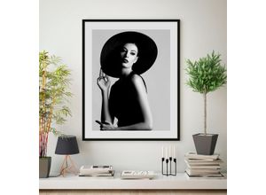 4049009842873 - Bild QUEENCE Evgenia Bilder Gr B H 50 cm x 70 cm Wandbild Frau Hochformat 1 St schwarz Kunstdrucke Poster gerahmt Wanddeko schwarz weiß