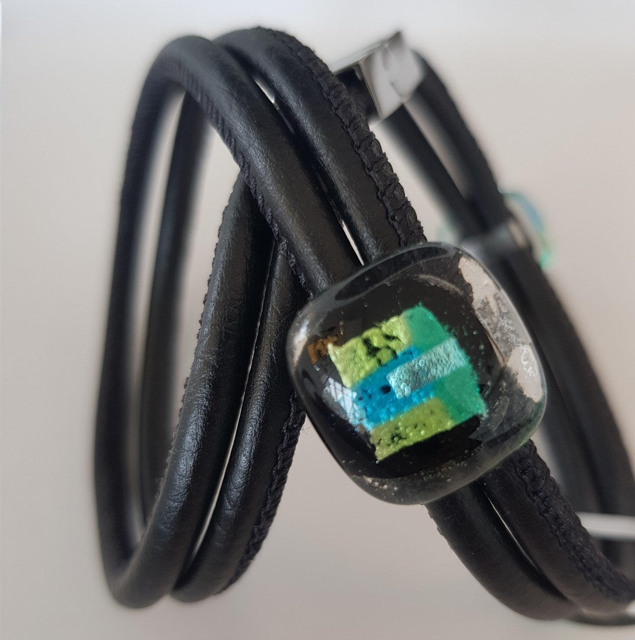 4052884284331 - Lederarmband mit 3 Glassteinen Türkis Fusing
