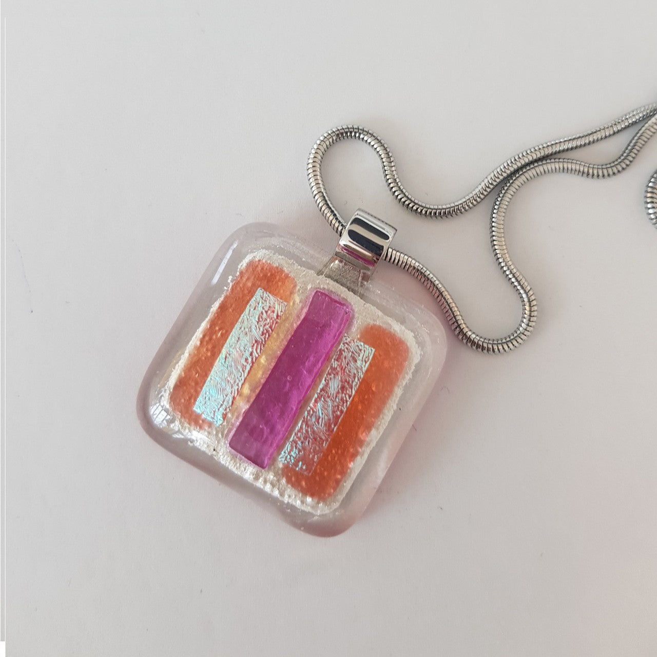 4052884284423 - Halskette eckig mit Glasanhänger Rosa Orange Fusing (Edelstahlkette) 4052884284423 - Halskette eckig mit Glasanhänger Rosa Orange Fusing (Edelstahlkette)