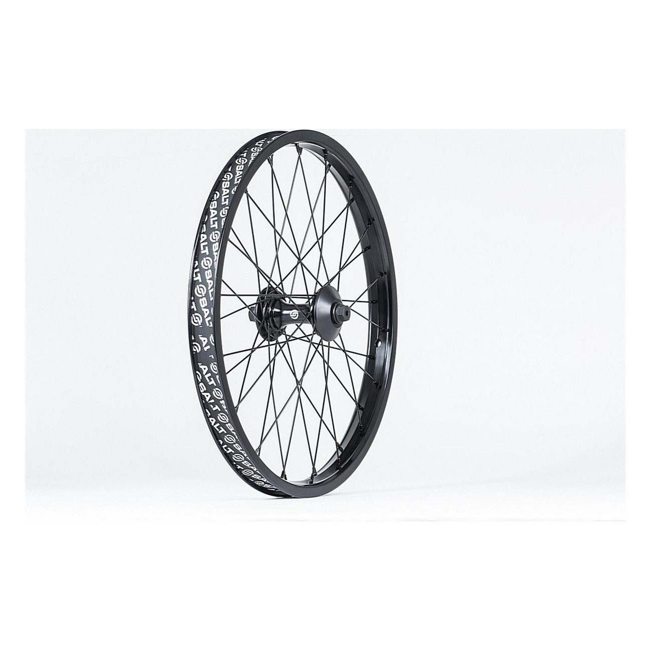 4055822047043 - Vorderrad 18 Saltplus Summit Schwarz Doppelte Wand 28 Löcher Legierung mit Salt Expert Bolt Nabe