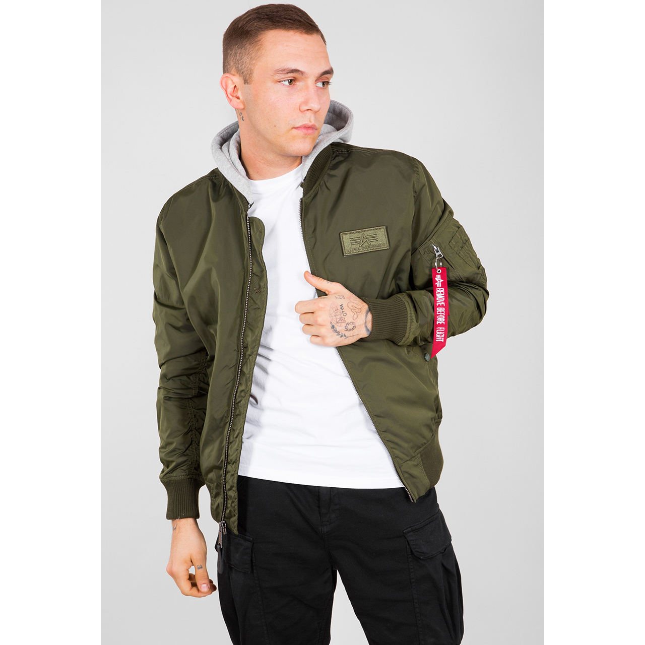 4059146168064 - Bomber mit Kapuze Alpha Industries MA-1 TT