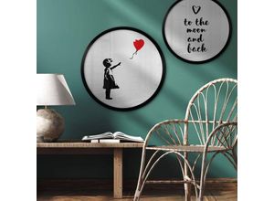 4063129279128 - K&l Wall Art - Rundes Poster Wandbild Graffiti Straßenkunst Vintage Street Art Banksy Girl with red balloon ø 30cm - schwarz