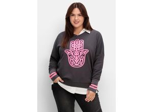 4063137018580 - Große Größen Sweatshirt mit Frontdruck und Streifendetails anthrazit Gr46