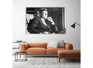 4067437105414 - Acrylglasbild QUEENCE Kennedy Bilder Gr B H T 70 cm x 50 cm x 04 cm Schwarz-Weiß-Mann-Stars Querformat grau Acrylglasbilder Fine Art-Print in Galeriequalität