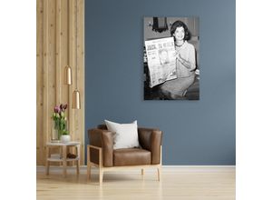 4067437105933 - Acrylglasbild QUEENCE Jackie O Bilder Gr B H T 60 cm x 90 cm x 04 cm Schwarz-Weiß-Frau-Stars Hochformat grau Acrylglasbilder Fine Art-Print in Galeriequalität