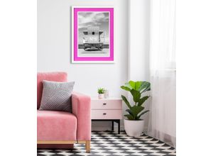 4067437112467 - Bild mit Rahmen QUEENCE Strand Amerika Malibu Bilder Gr B H T 40 cm x 50 cm x 2 cm Hochkant Amerika-Bilder von Amerika-Landschaft-Meer-Schwarz-Weiß-Meer Bilder Hochformat 1 St pink Poster mit buntem Acrylglas Passepartout