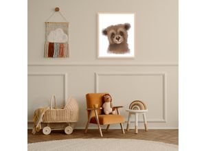4068223534074 - Bild mit Rahmen LÜTTENHÜTT oder Poster Niedlicher Braunbär bunt (farbe rahmen beige farbe bild(er) bunt) B50cm H70cm T07cm Holz Plexiglas Bilder HD Premium Druck