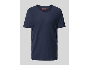 4068444102281 - T-Shirt mit V-Ausschnitt