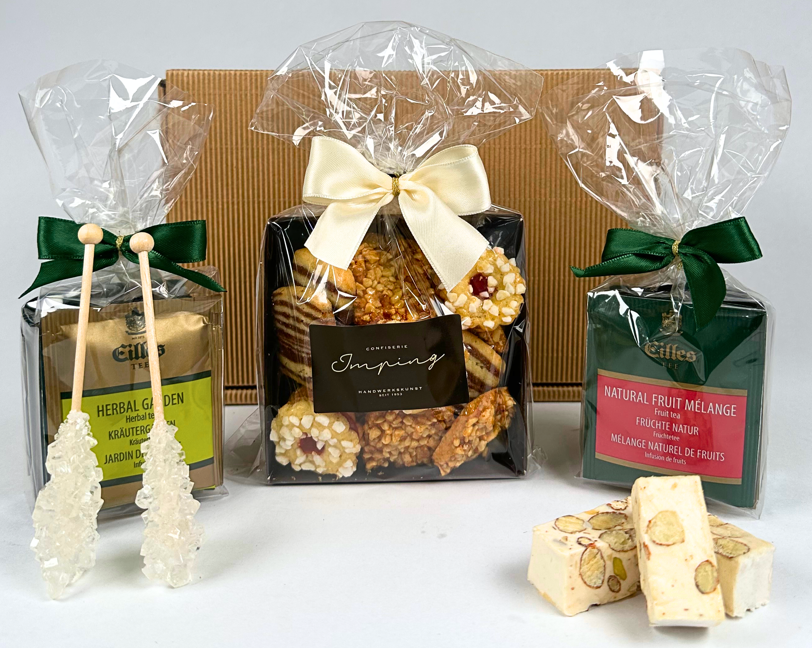 4250363625167 - Geschenkbox ZEIT FÜR TEE mit Deluxe Teebeuteln edlem Gebäck Nougat und Kandis von Eilles