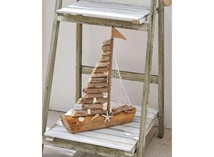 4260772028916 - Dekoleidenschaft - Deko Segelboot Sailor aus Treibholz mit Muscheln 39 cm hoch Segelschiff Dekoboot Holzschiff