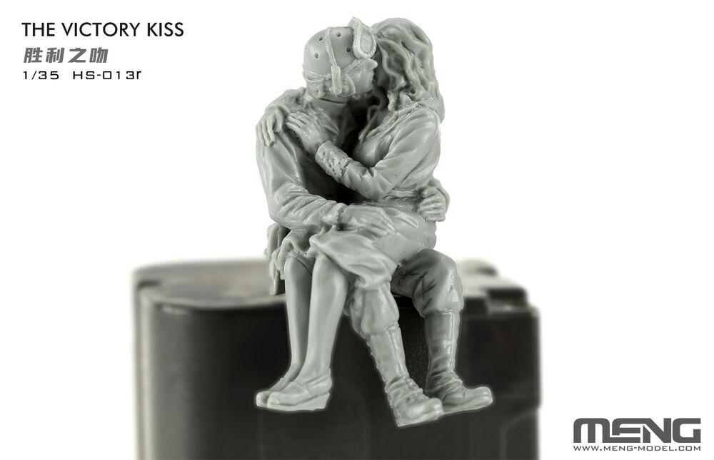 4897038553617 - The Victory Kiss (Resin)