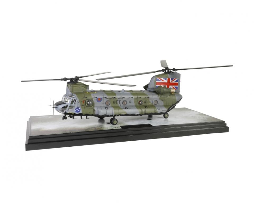 4897050103081 - Brit Boeing Chinook MK 1 RAF Nr7