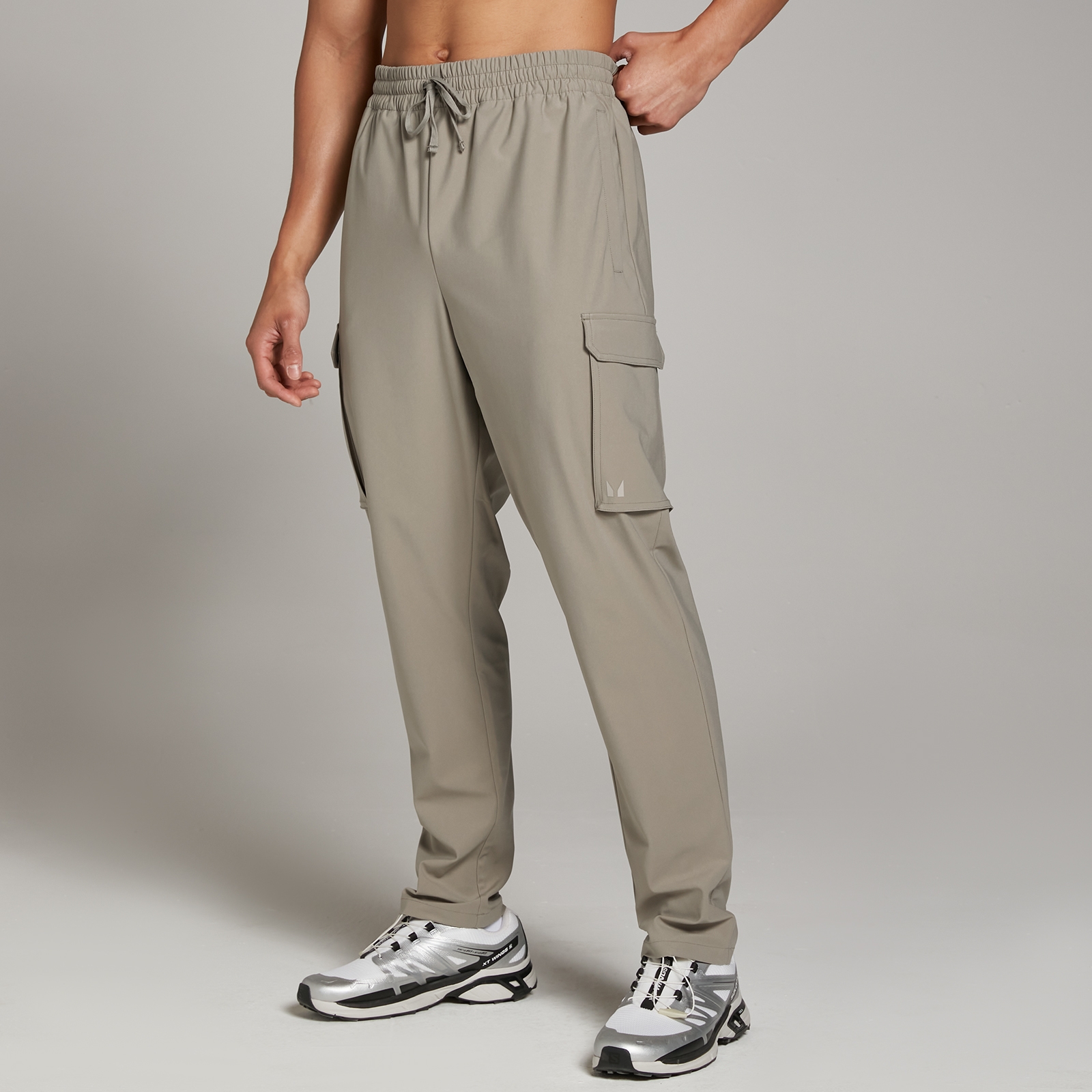 5059883326498 - Herren Tempo Woven Cargo Jogginghose – Tonerde - XS