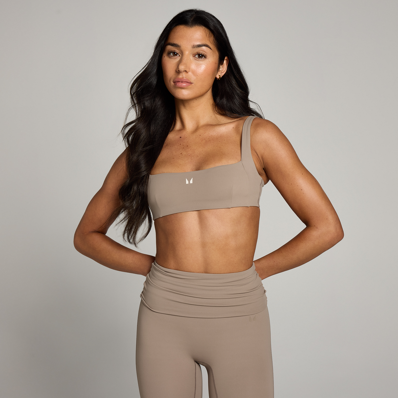 5059883378480 - Damen Studio Sport-BH mit offenem Rückenausschnitt – Helles Graubraun - XL