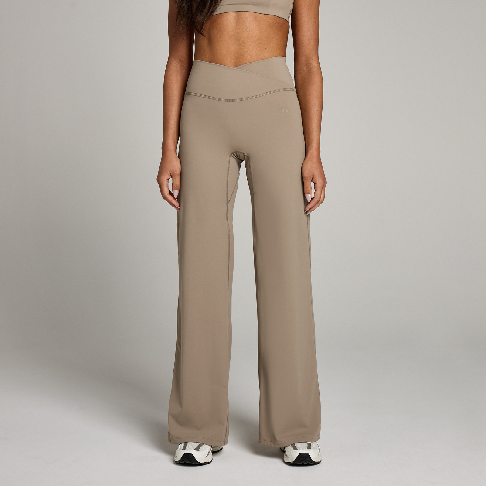 5059883378817 - Damen Studio Cross Over Legging mit weitem Bein – Helles Graubraun - S 5059883378817 - Damen Studio Cross Over Legging mit weitem Bein – Helles Graubraun - S