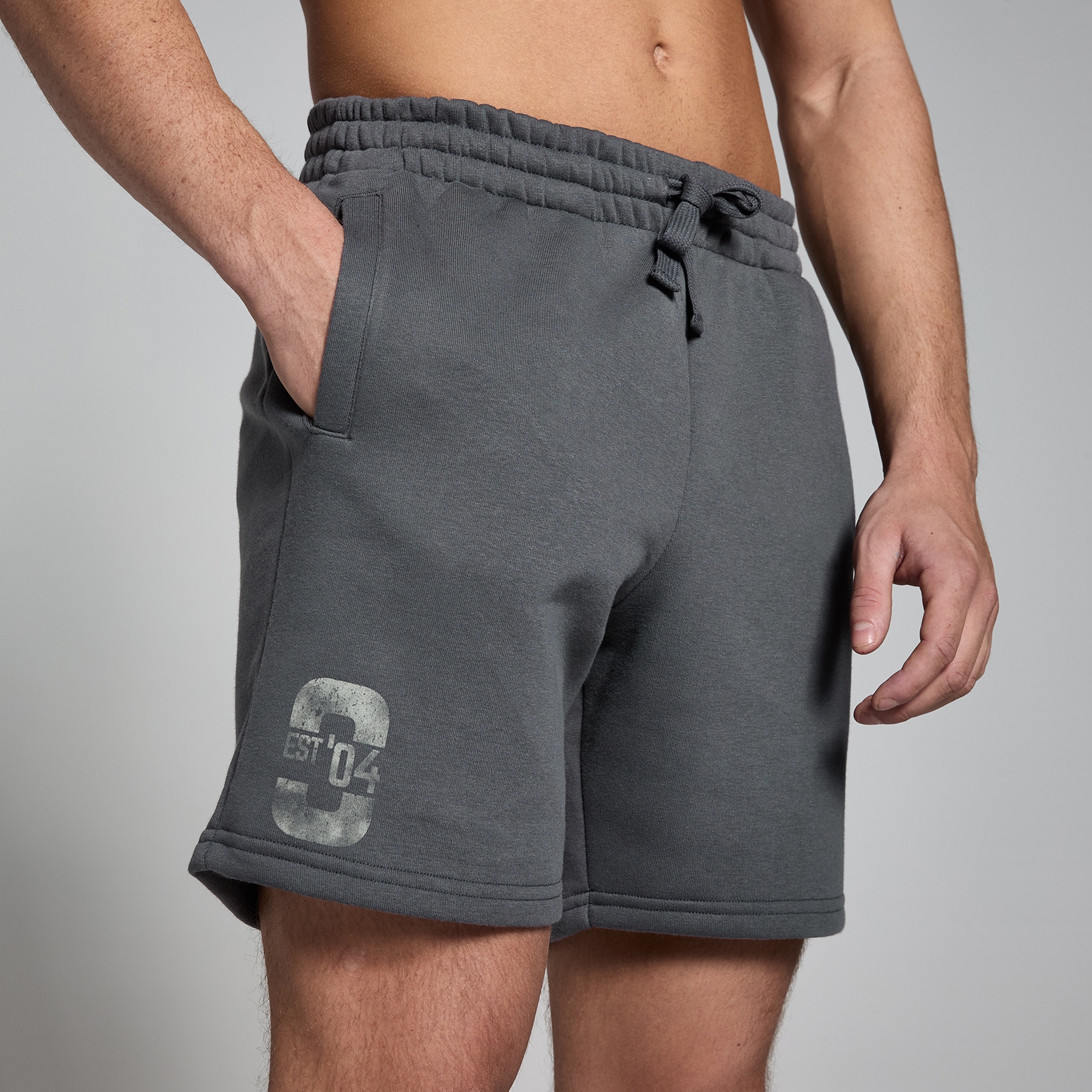 5059883418056 - Herren Origin Sweatshorts mit Grafik – Verwaschenes Grau - XS