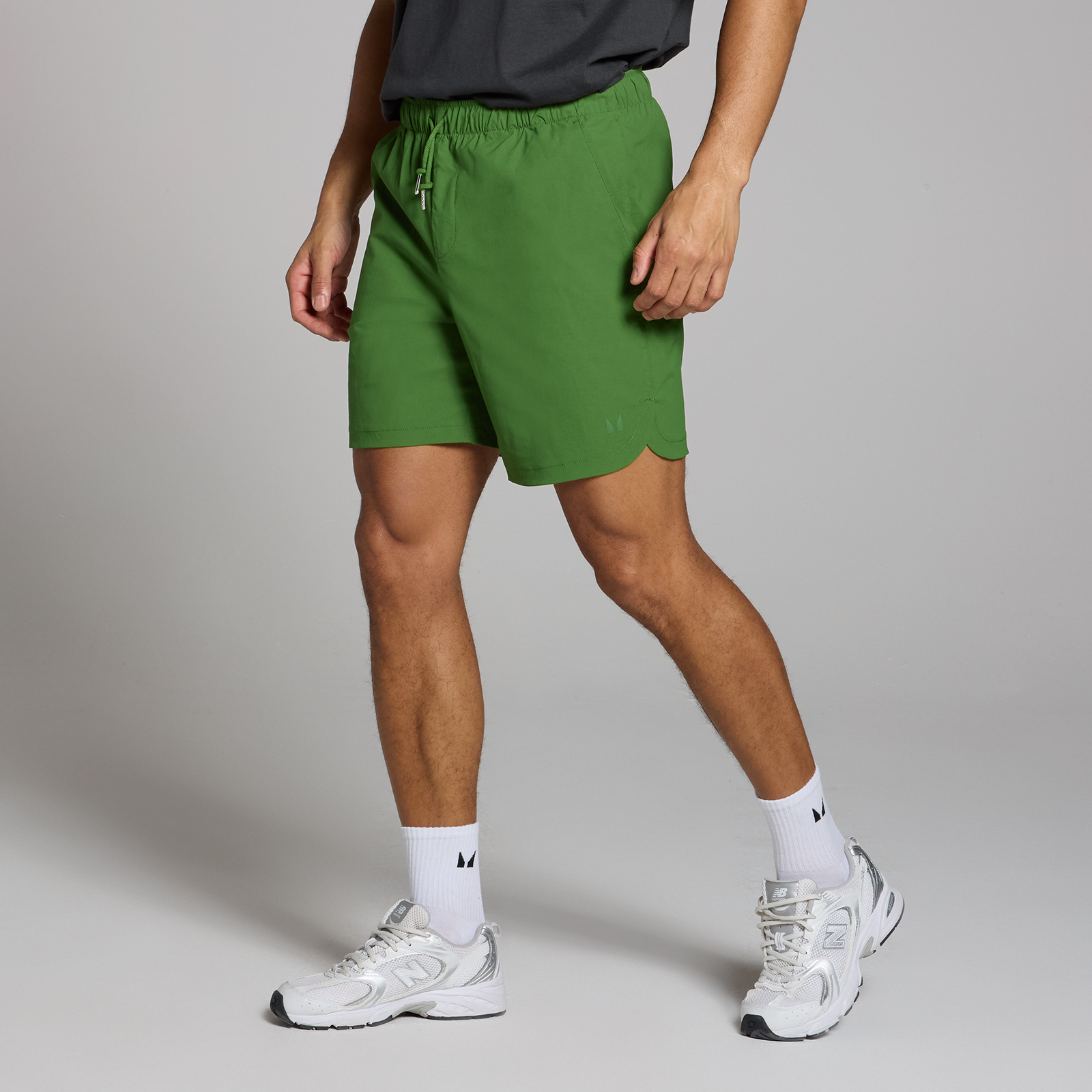 5059883438993 - Herren Lifestyle Gewebte Shorts – Dunkles Kieferngrün - XS