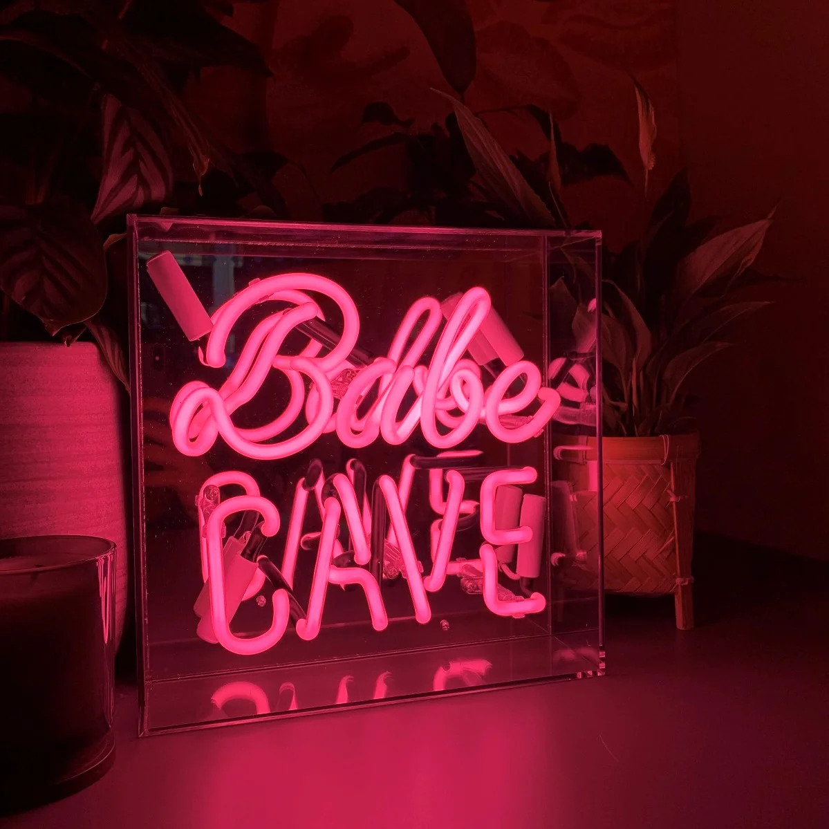 5060081506087 - Neon-Leuchtschrift Babe Cave