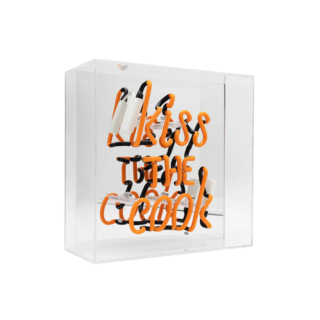 5060081507114 - Acryl-Leuchtschrift Kiss the Cook Orange