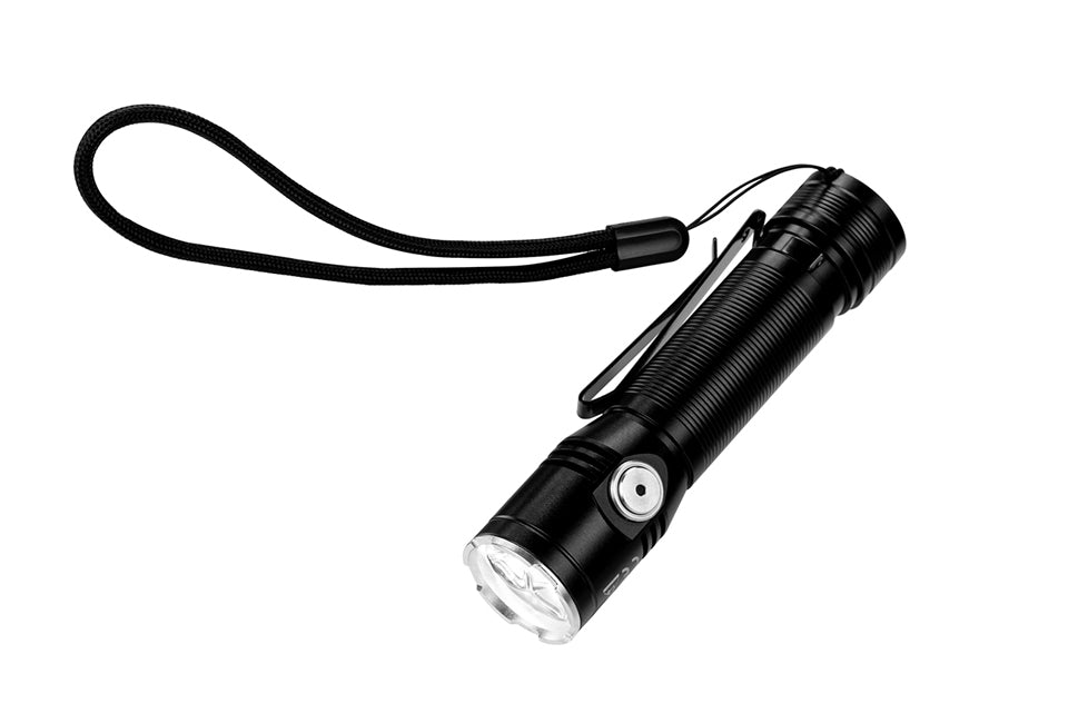 5404017917156 - Premium-Militär-Taschenlampe - Ultrastarkes Licht wiederaufladbar & extra robust - bis zu 10 km Leuchtweite 5404017917156 - Premium-Militär-Taschenlampe - Ultrastarkes Licht wiederaufladbar & extra robust - bis zu 10 km Leuchtweite