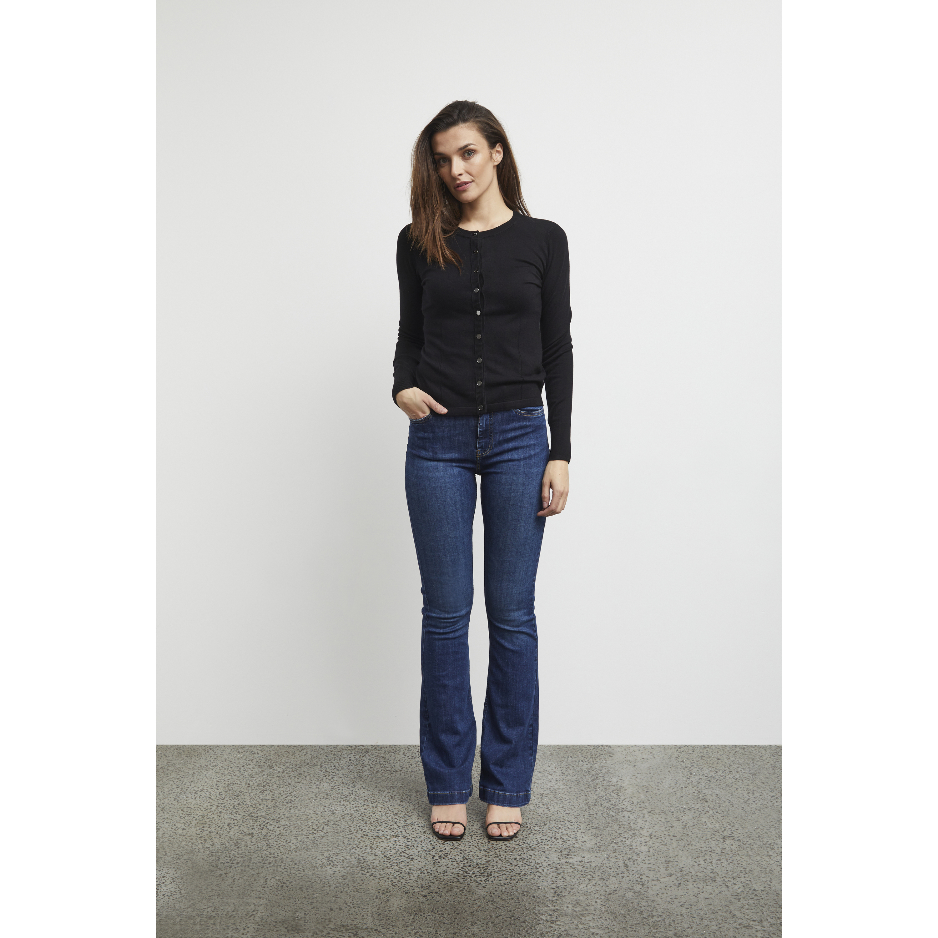 5712439148554 - Strickjacke kurz Damen Sara