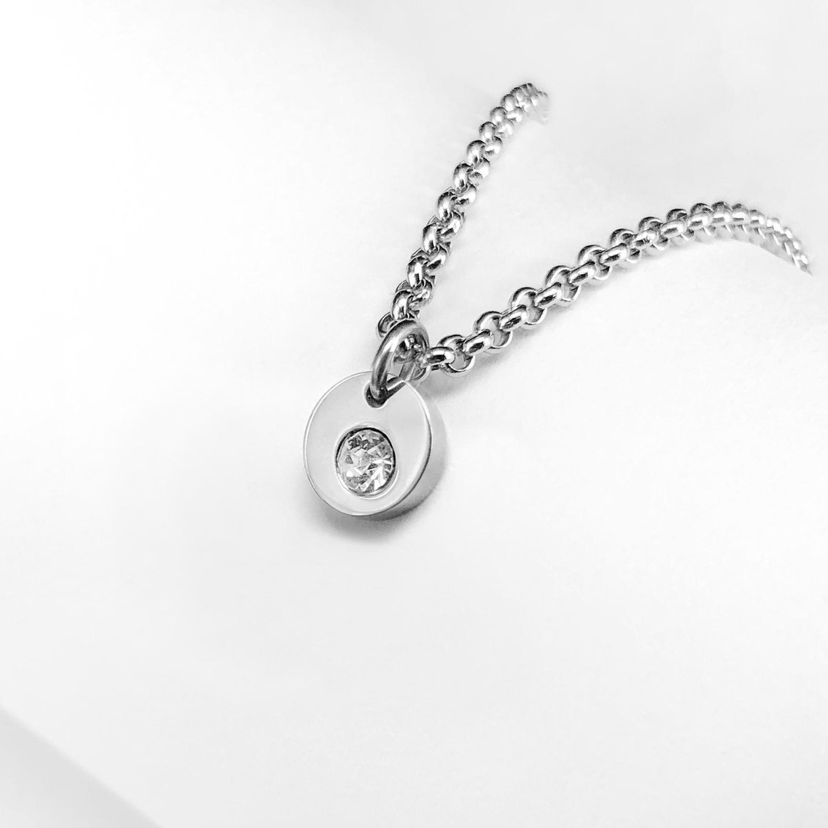 7436957827835 - Mini-Anhänger mit Zirkonia Frau Ponytail & Co 7436957827835 - Mini-Anhänger mit Zirkonia Frau Ponytail & Co