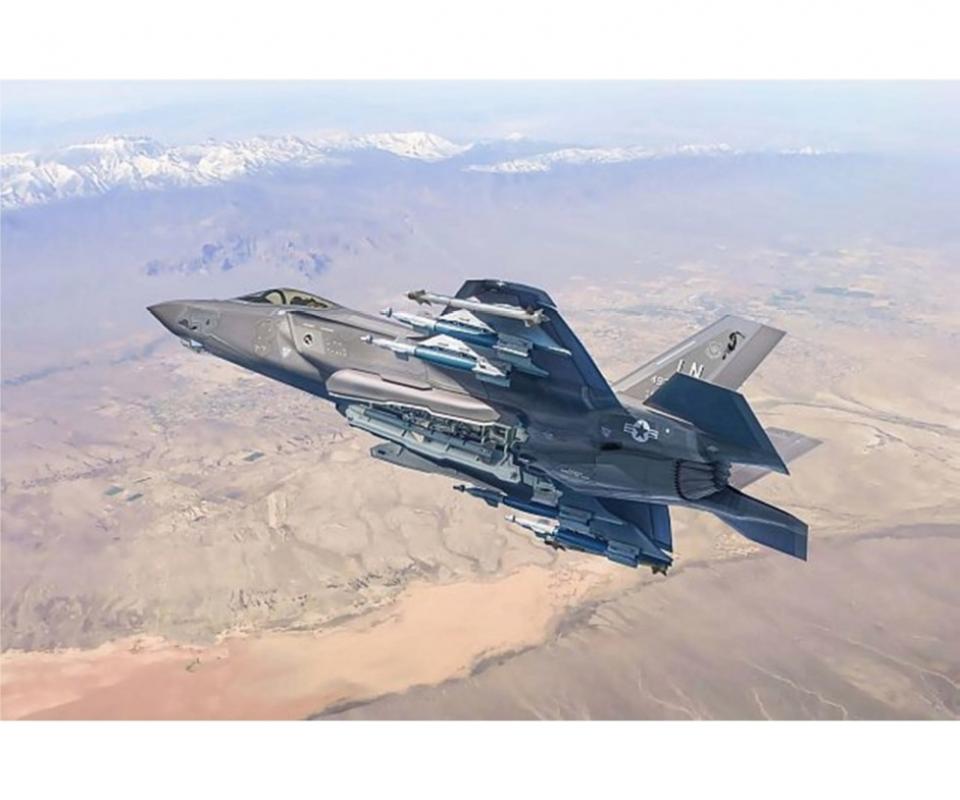 8001283014649 - F-35A (Beast Mode)