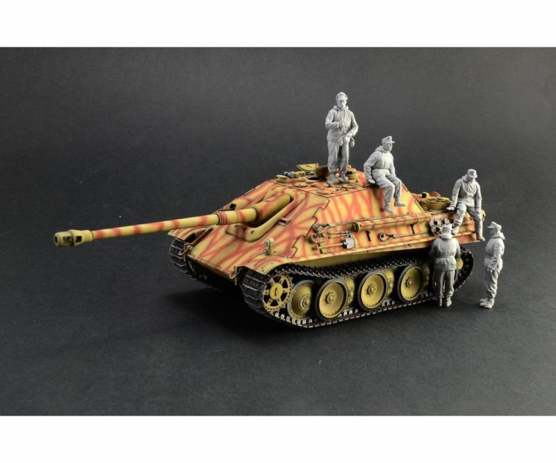 8001283065641 - SdKfz173 Jagdpanther + Winter crew