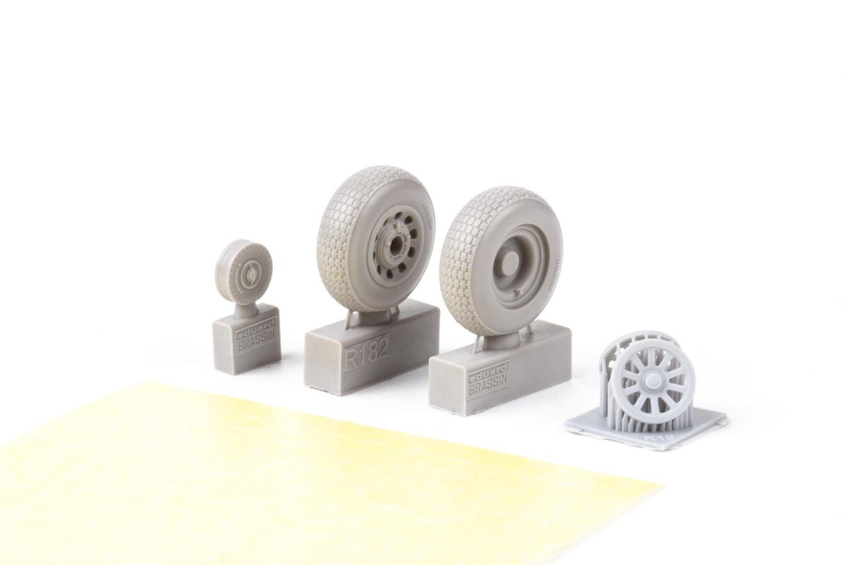 8591437589425 - P-51B C - Wheels block tread 2  [Eduard]