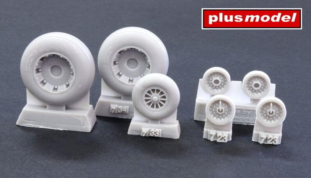 8595241670713 - Plus model AL7071 - 172 PBY Privateer wheels smooth pattern