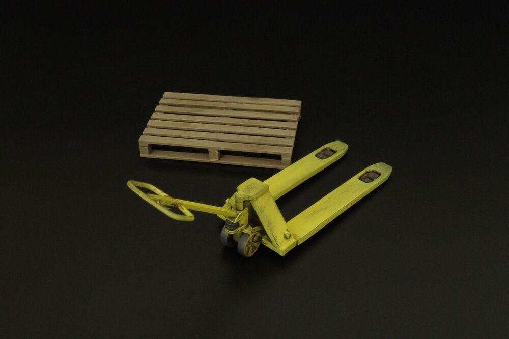 8595683904933 - Pallet truck w- palette