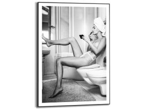 8714597662603 - Bild GETTING DRESSED (BHT 50x70x160 cm)