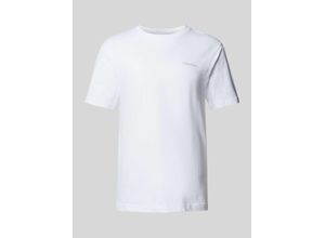 8720109915846 - T-Shirt mit Label-Print Modell ENLARGED