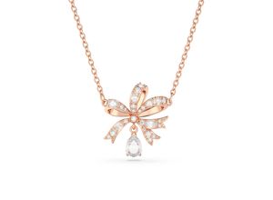 9009656567418 - Kette mit Anhänger SWAROVSKI Volta Schleife 5647583 5656741 Halsketten Gr Metall Länge 43 cm rosegold (roségoldfarben kristallweiß) Damen Ketten mit Anhänger Kristall